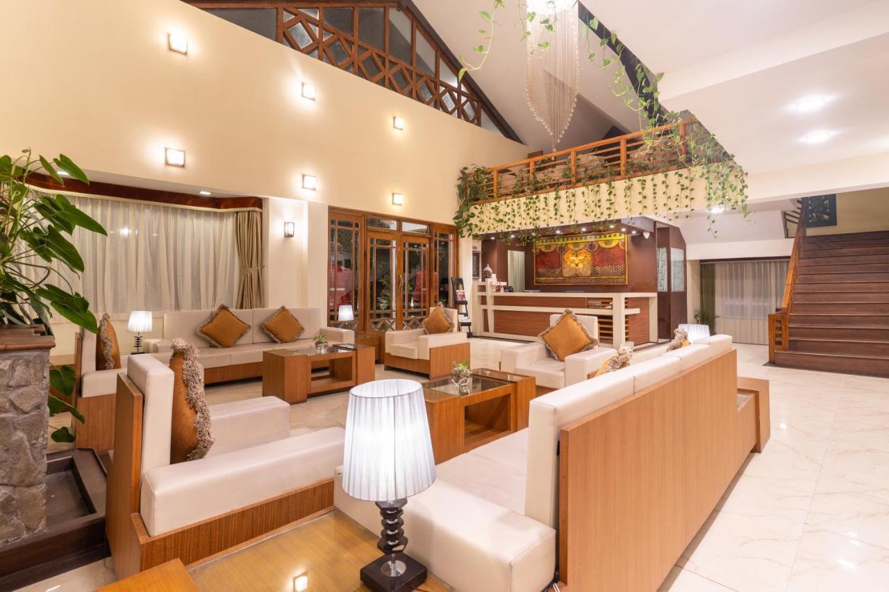 Summit Lillium Hotel & Spa กาลิมปง ภายนอก รูปภาพ