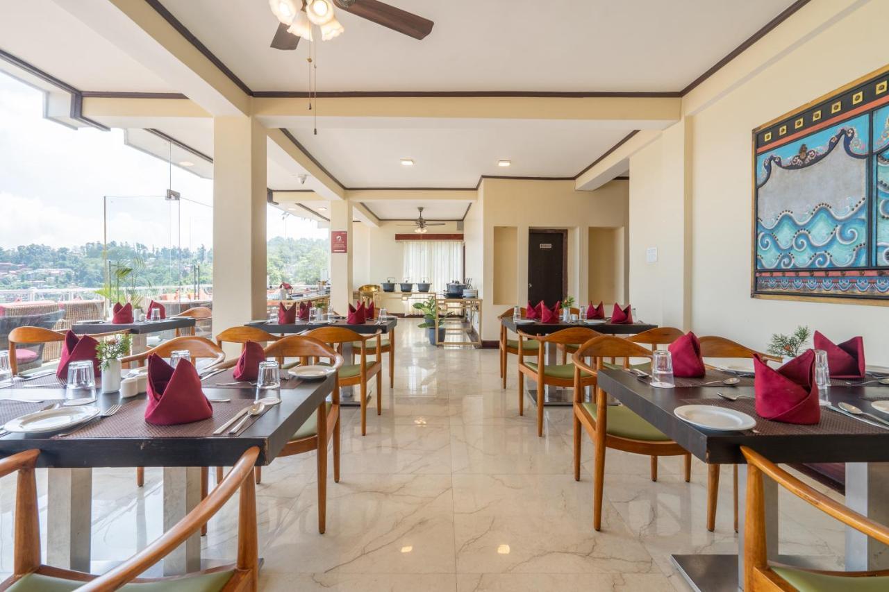 Summit Lillium Hotel & Spa กาลิมปง ภายนอก รูปภาพ
