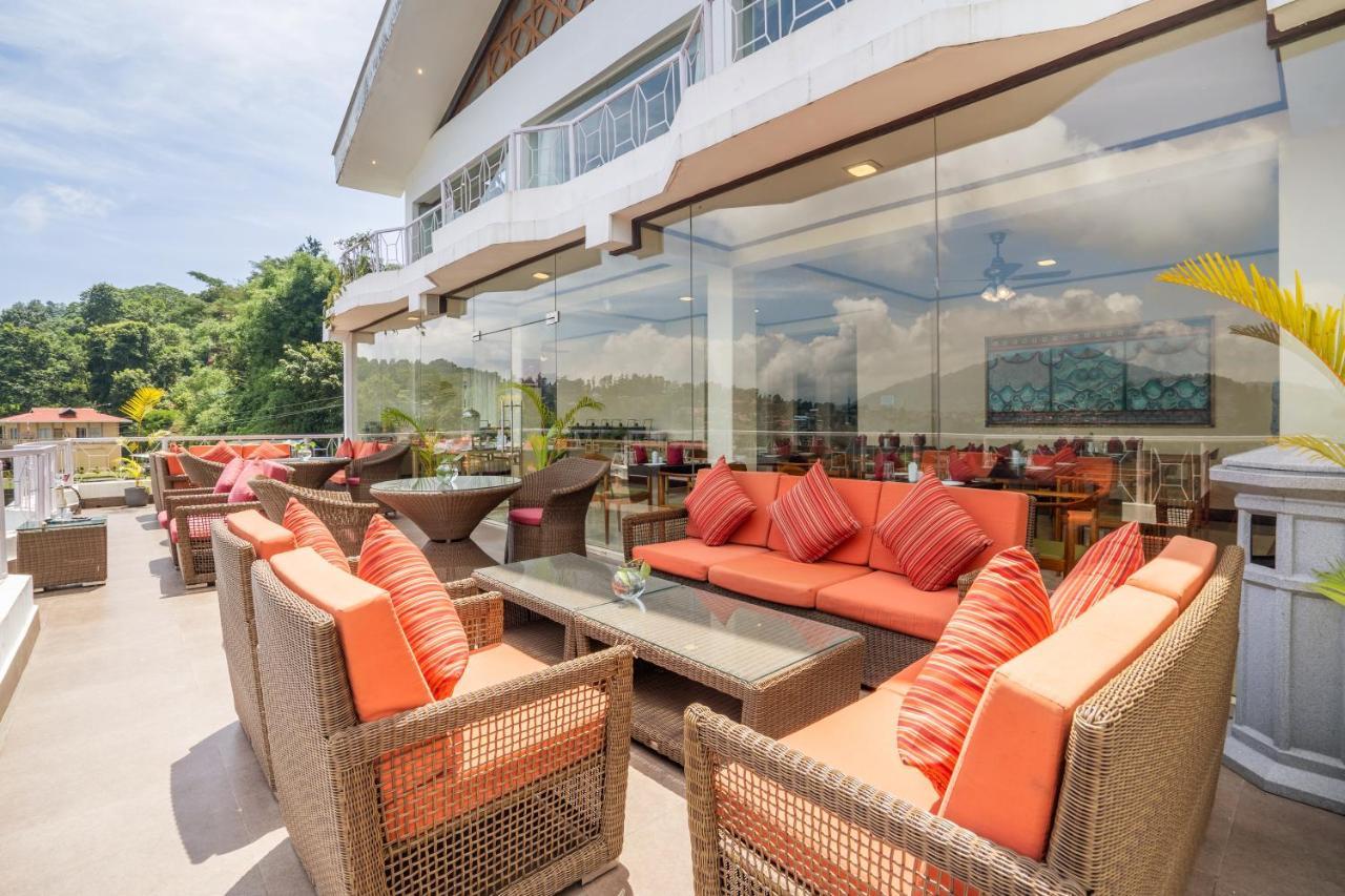 Summit Lillium Hotel & Spa กาลิมปง ภายนอก รูปภาพ