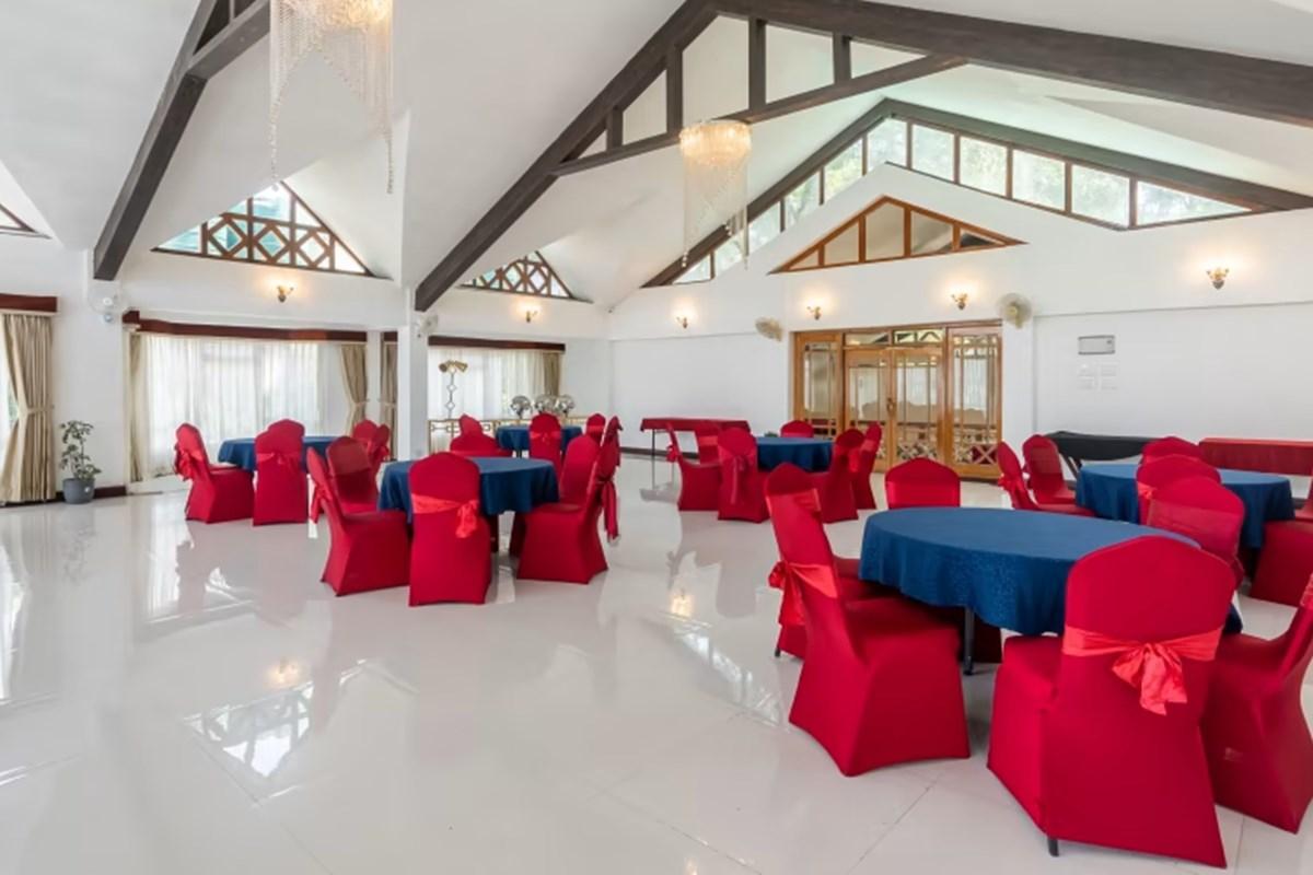 Summit Lillium Hotel & Spa กาลิมปง ภายนอก รูปภาพ