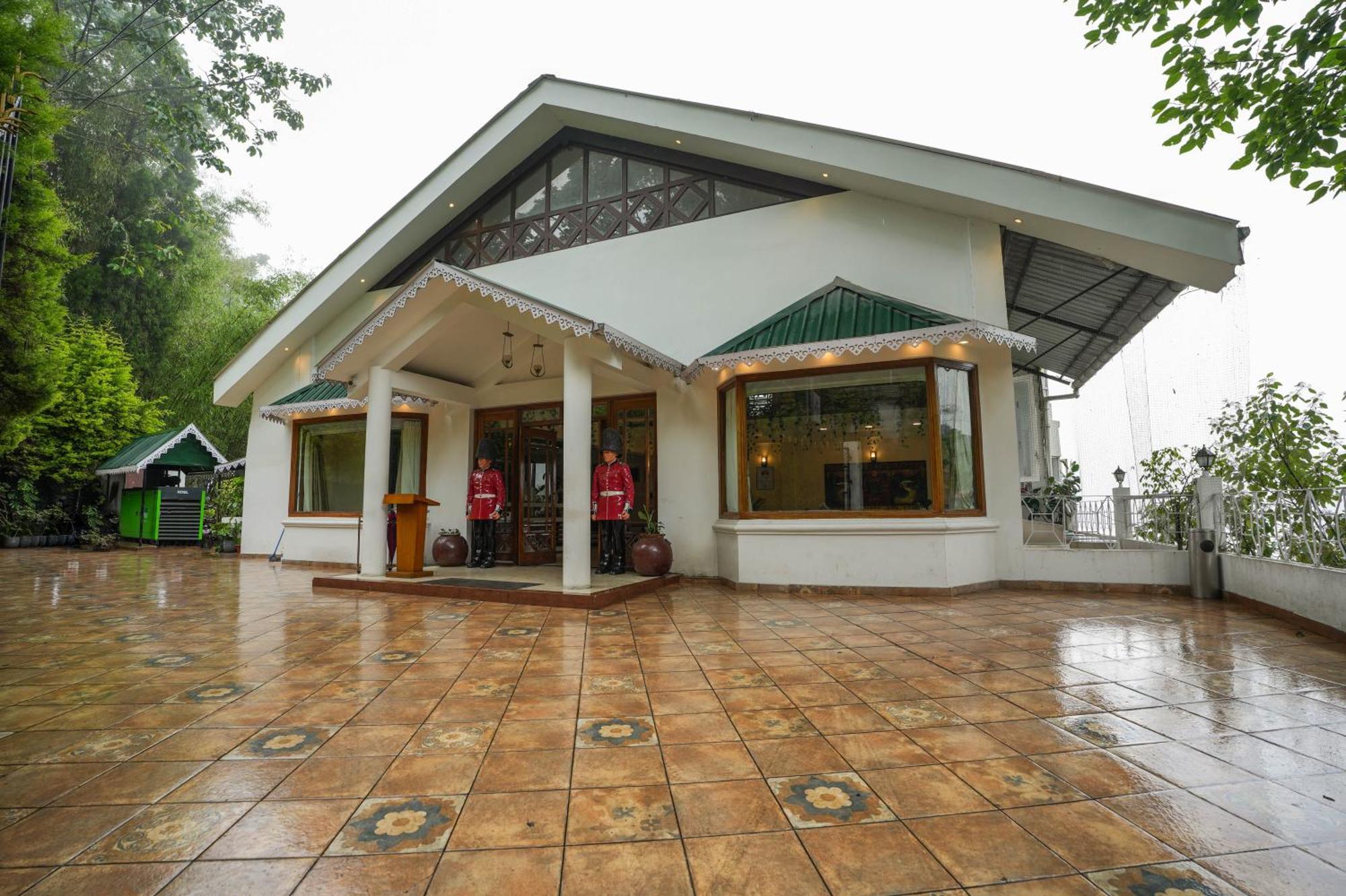 Summit Lillium Hotel & Spa กาลิมปง ภายนอก รูปภาพ